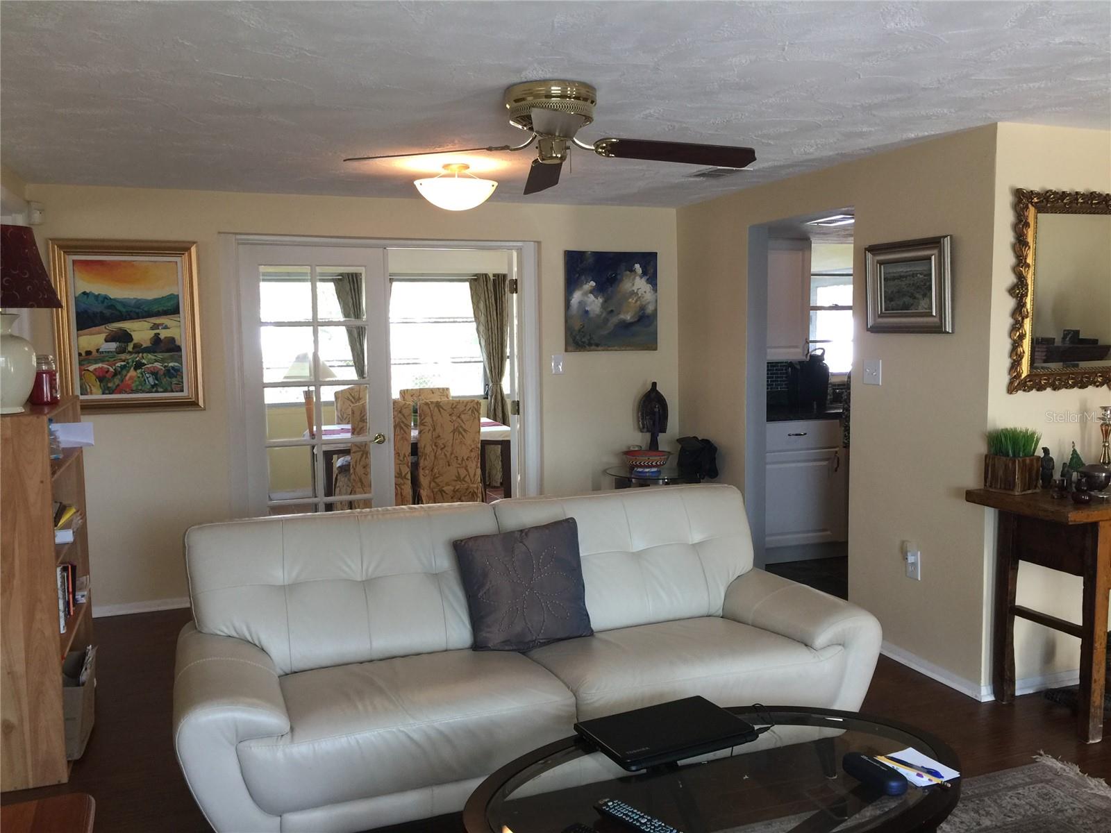 LA VILLA GARDENS - Residential Lease