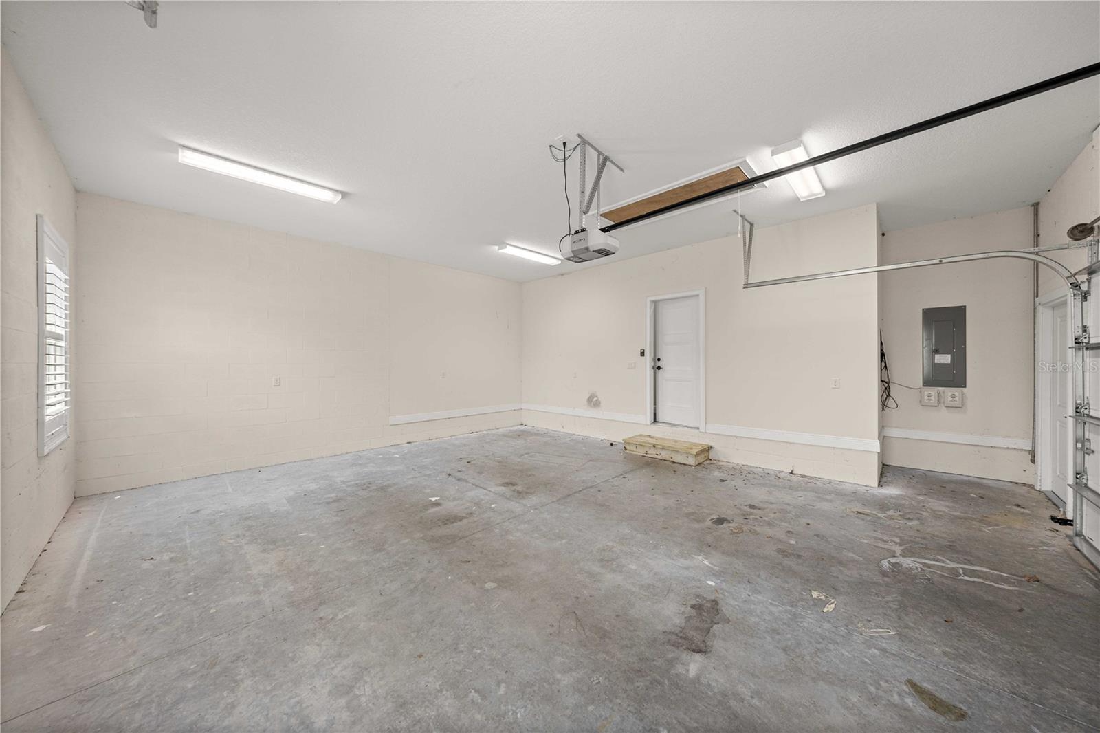 SILVER MDWS CENTRAL - Residential