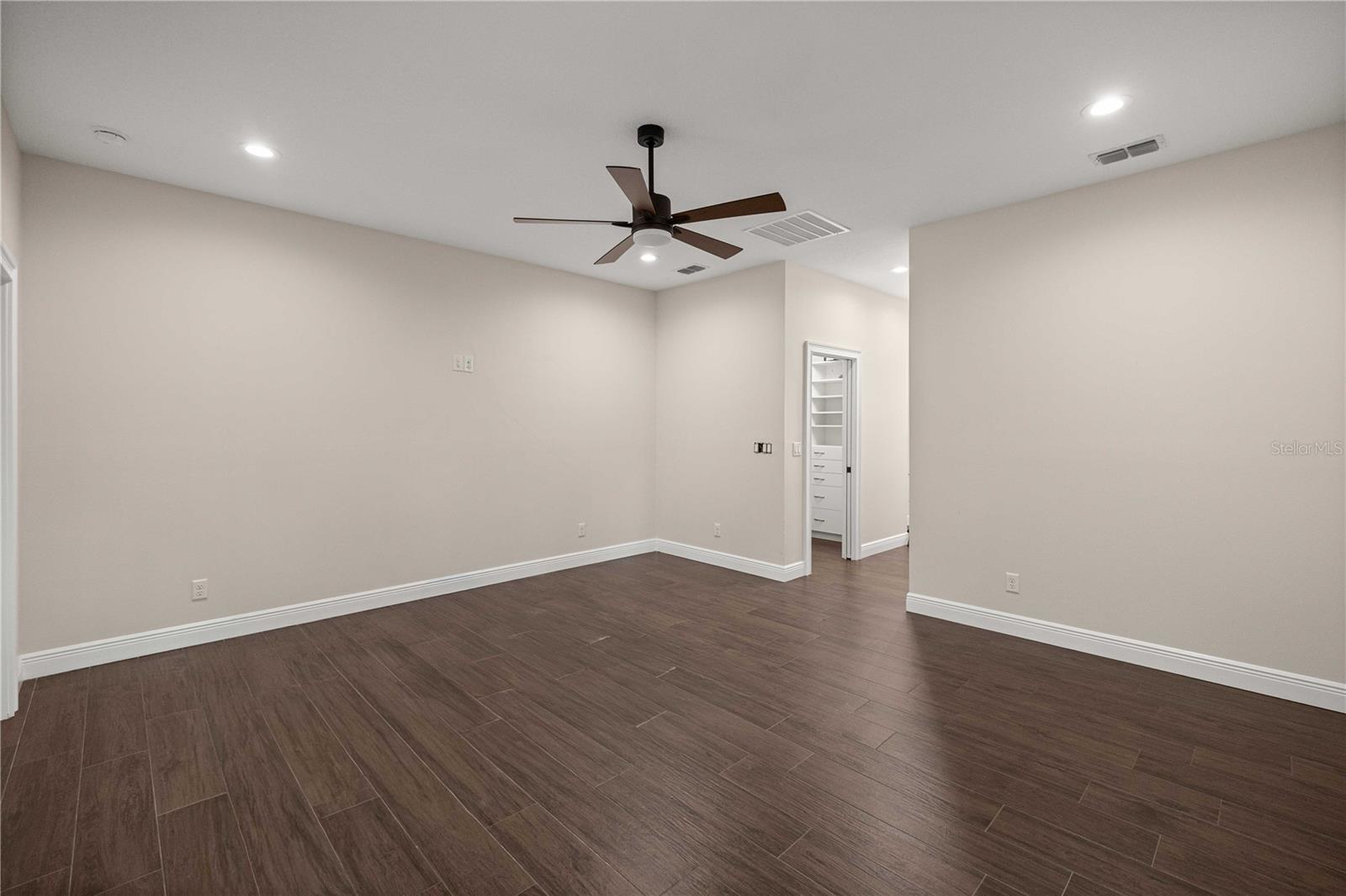 SILVER MDWS CENTRAL - Residential