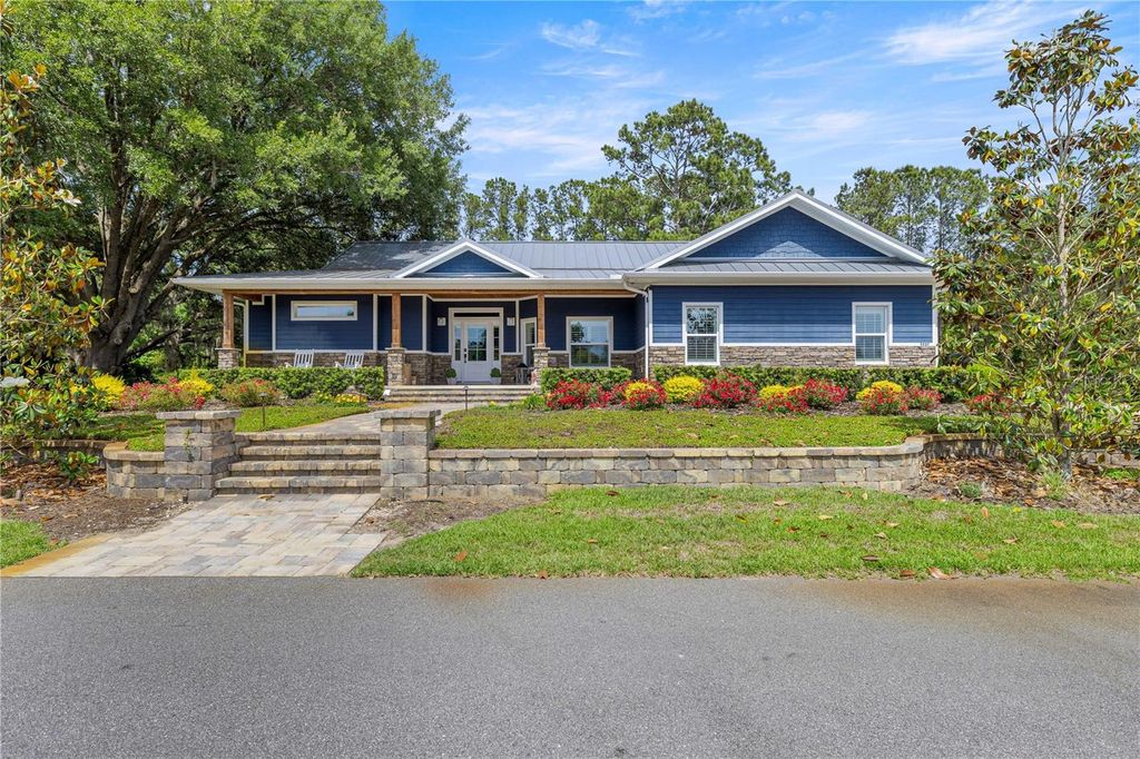 Photo of 5927 NE 62nd Court Road, Silver Springs, FL 34488 (MLS # OM723437)