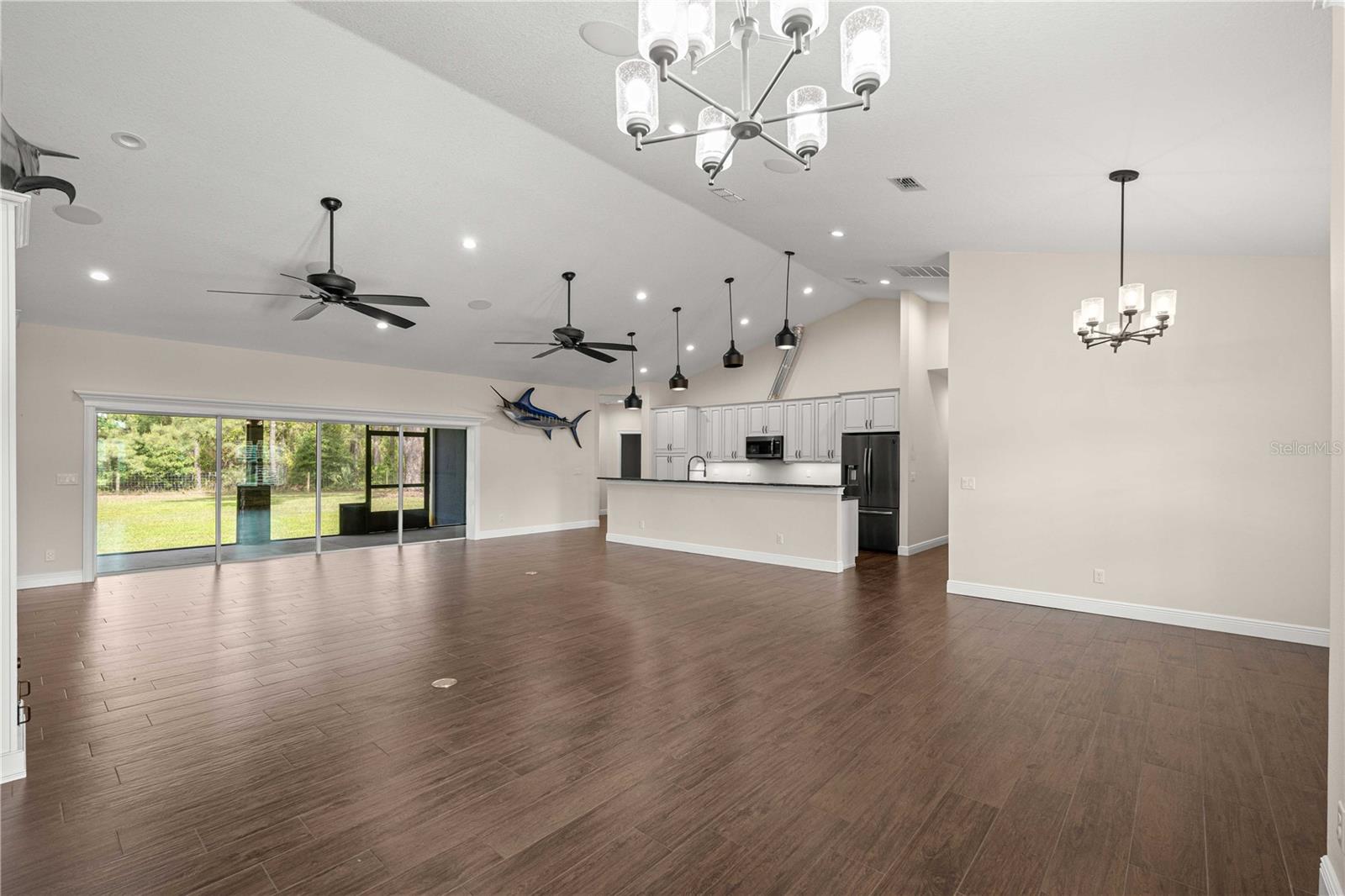 SILVER MDWS CENTRAL - Residential