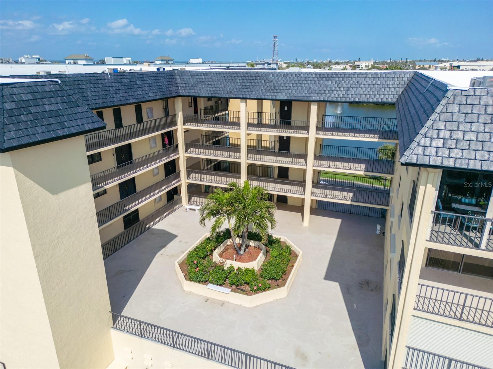 190 ESCAMBIA LANE 305