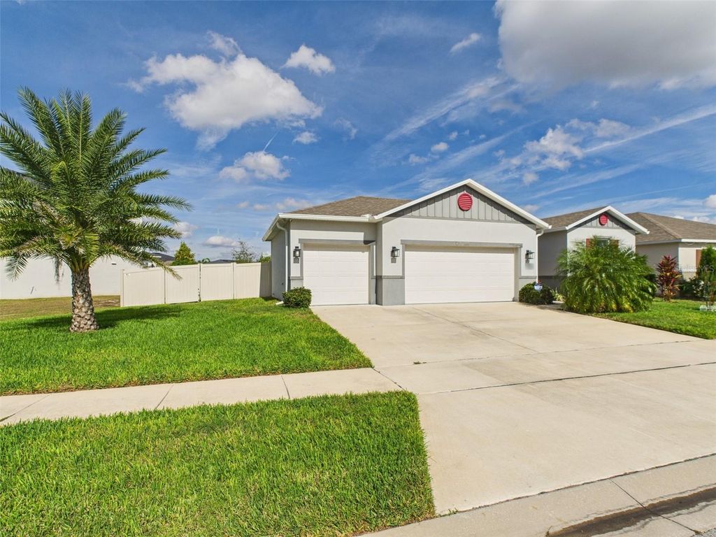 Photo of 120 Sunfish Drive, Winter Haven, FL 33881 (MLS # L4957767)