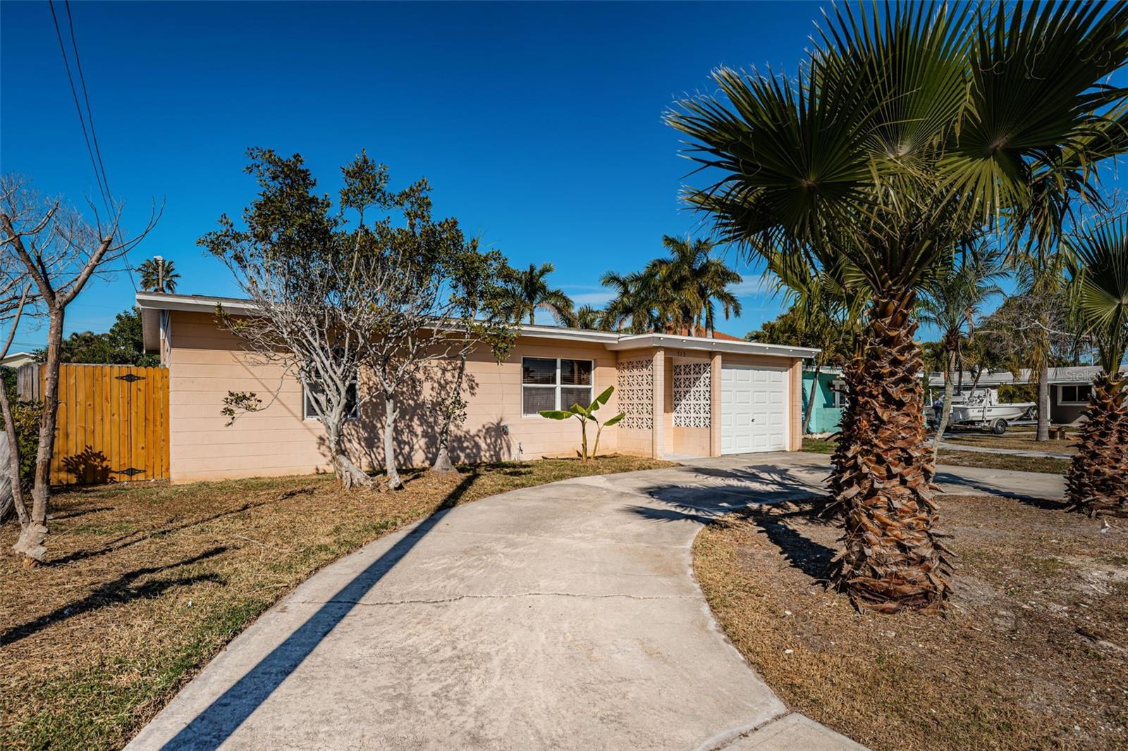 BAY POINT ESTATES - Residential