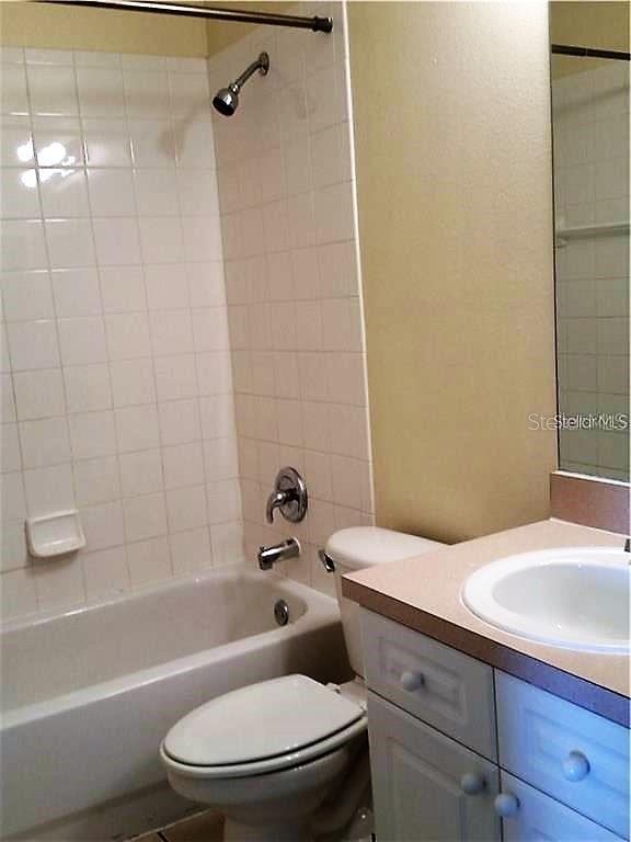 ISLAND CLUB WEST PH 02 - Residential Lease