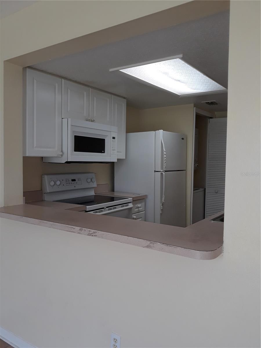 ISLAND CLUB WEST PH 02 - Residential Lease