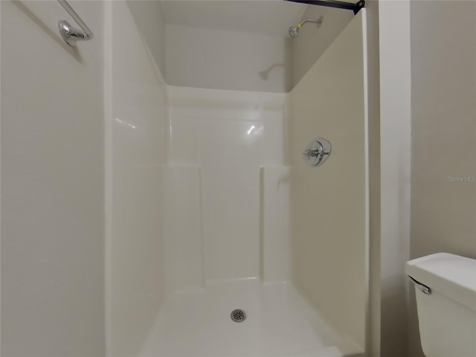 VALENCIA WOODS - Residential Lease