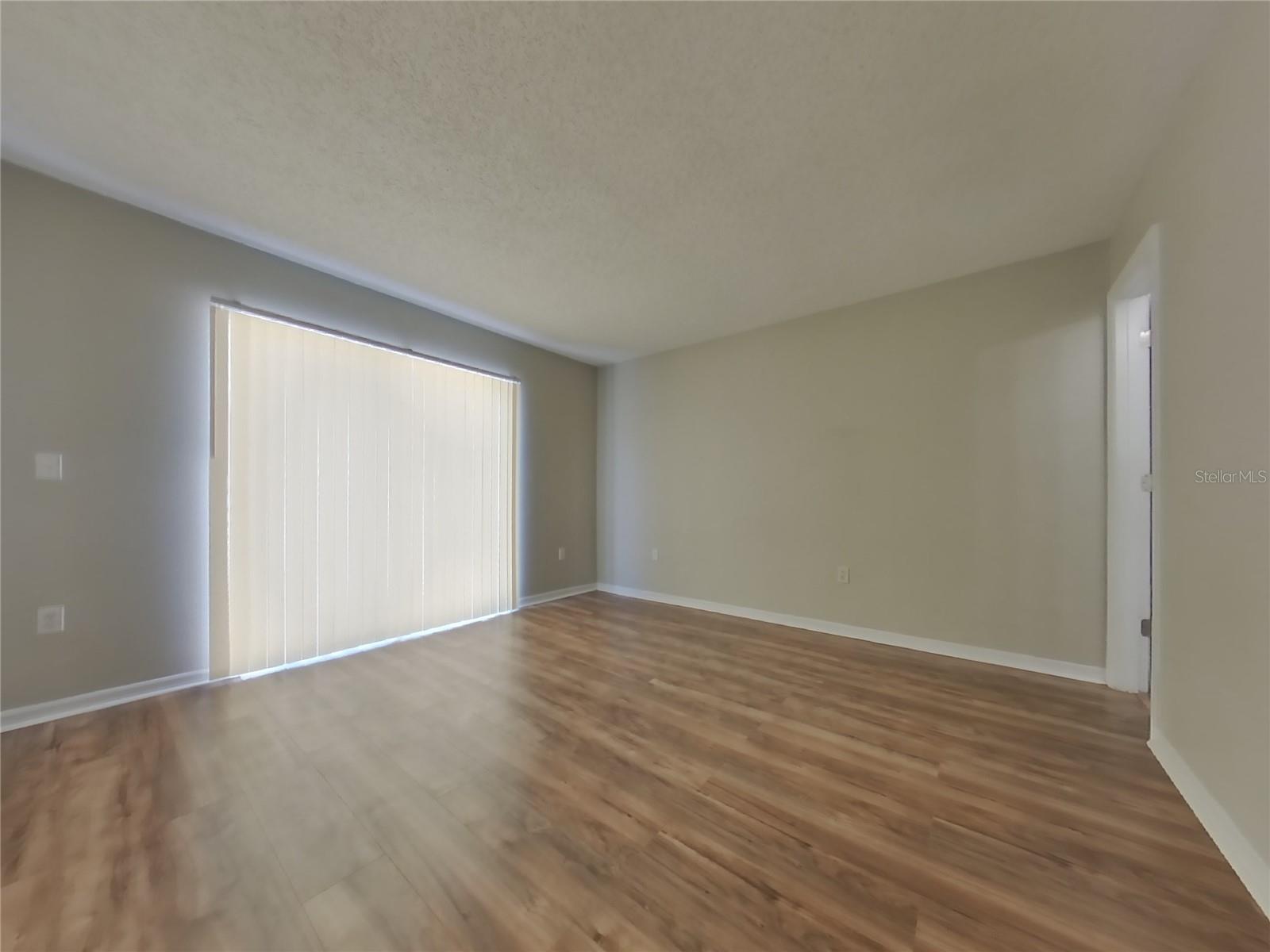 VALENCIA WOODS - Residential Lease