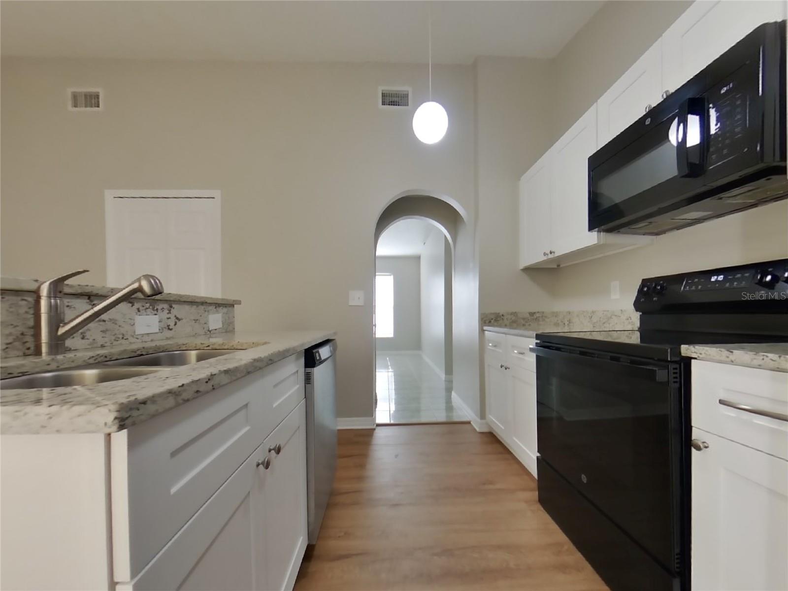 VALENCIA WOODS - Residential Lease