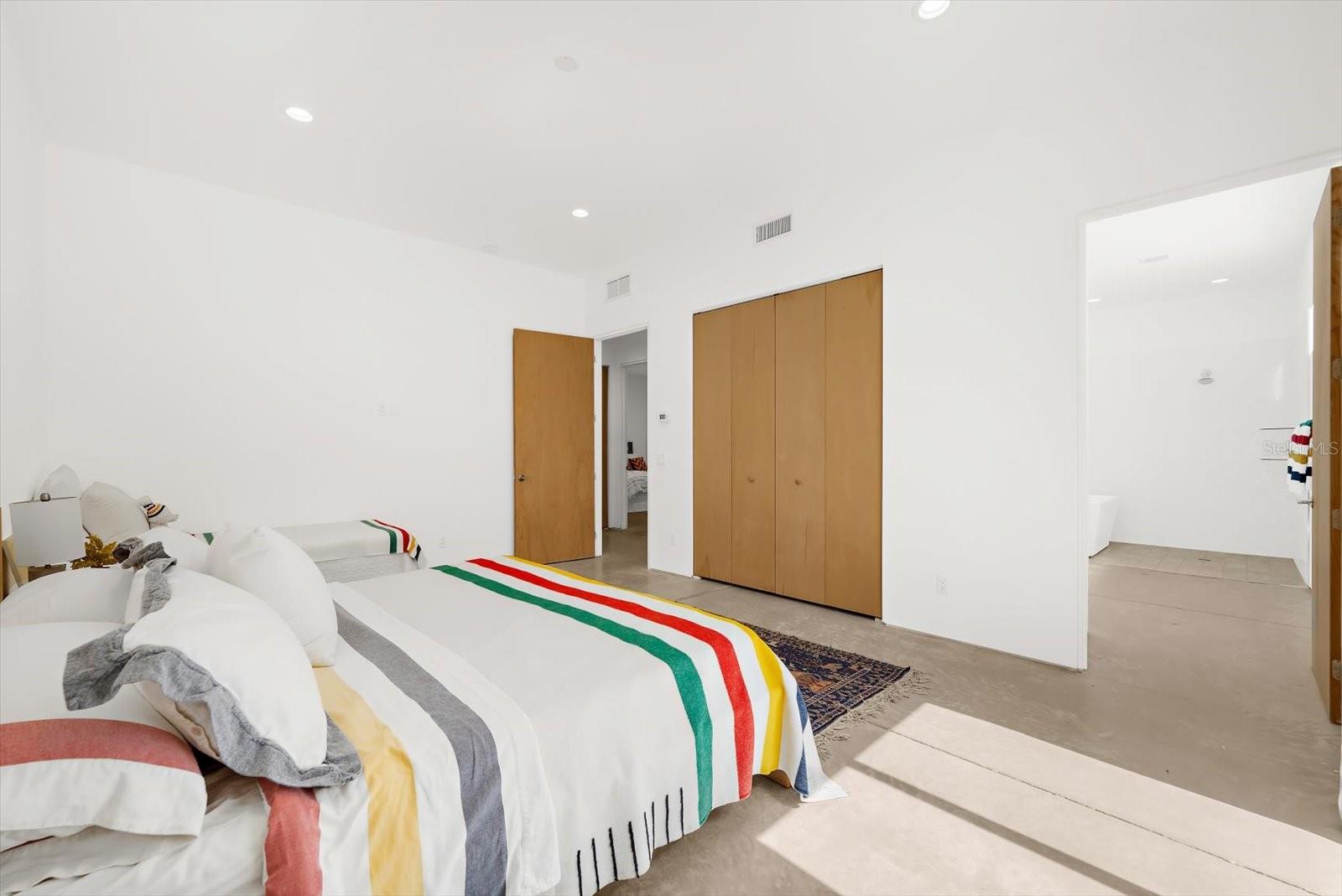 ENGLEWOOD GARDENS - Residential