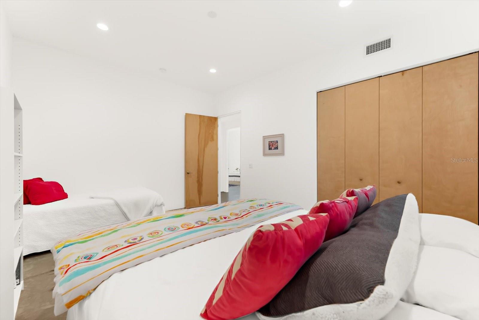 ENGLEWOOD GARDENS - Residential