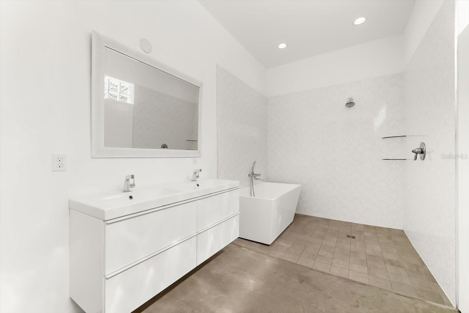 ENGLEWOOD GARDENS - Residential