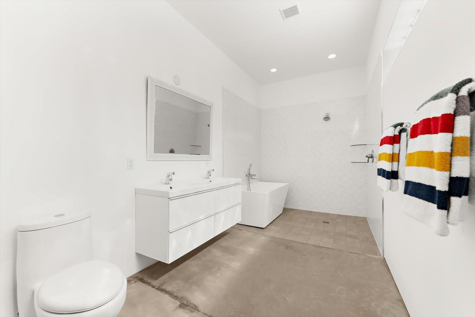 ENGLEWOOD GARDENS - Residential