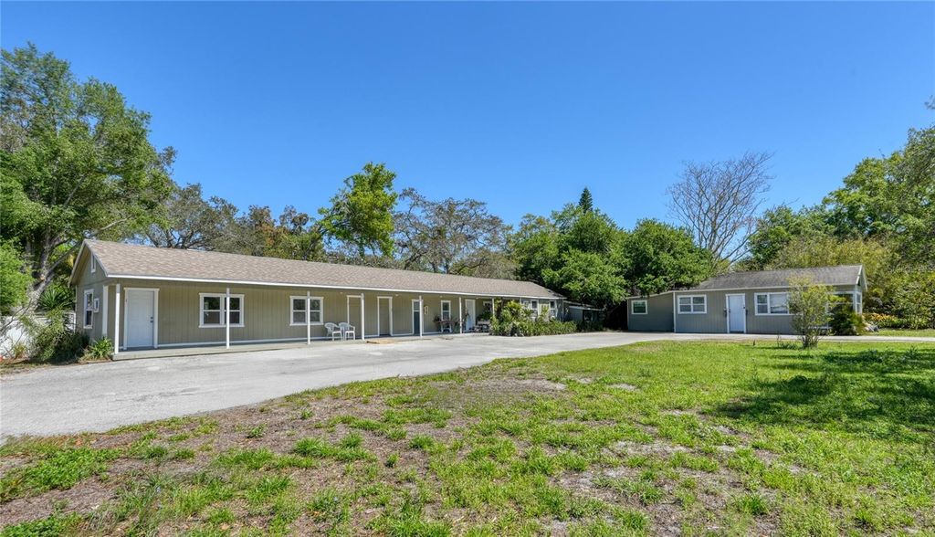 Photo of 614 Beverly Avenue, Largo, FL 33770 (MLS # O6392806)