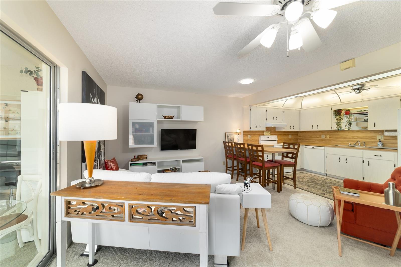 ON TOP OF THE WORLD - Residential