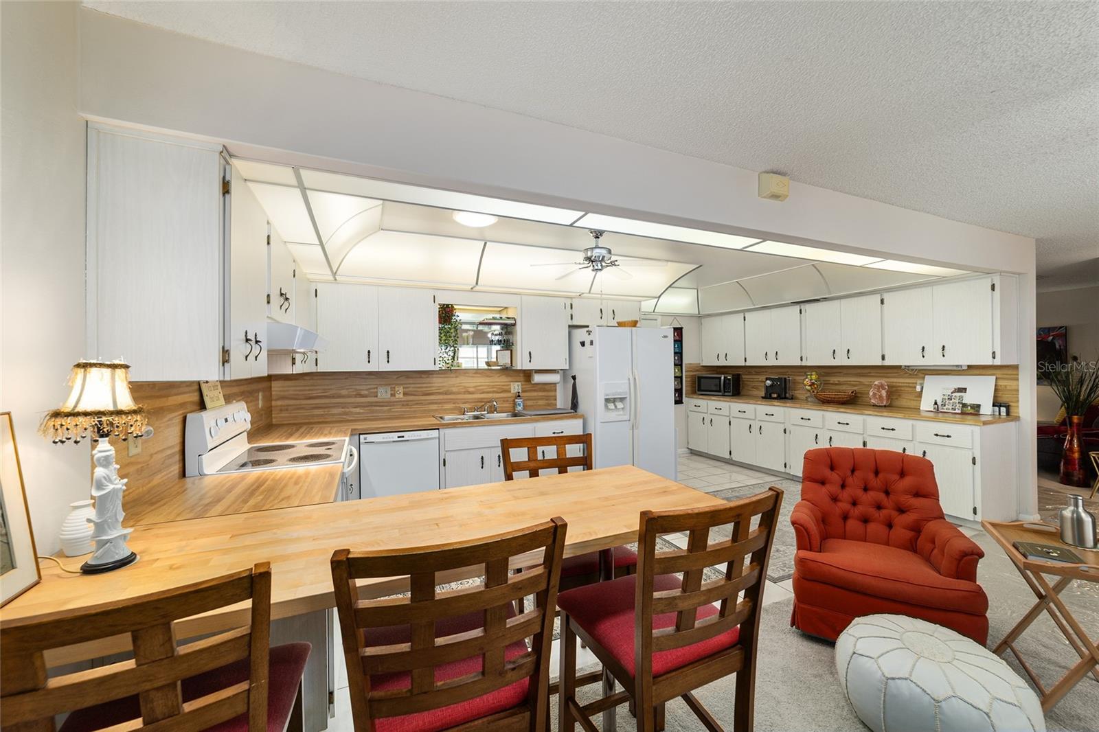 ON TOP OF THE WORLD - Residential