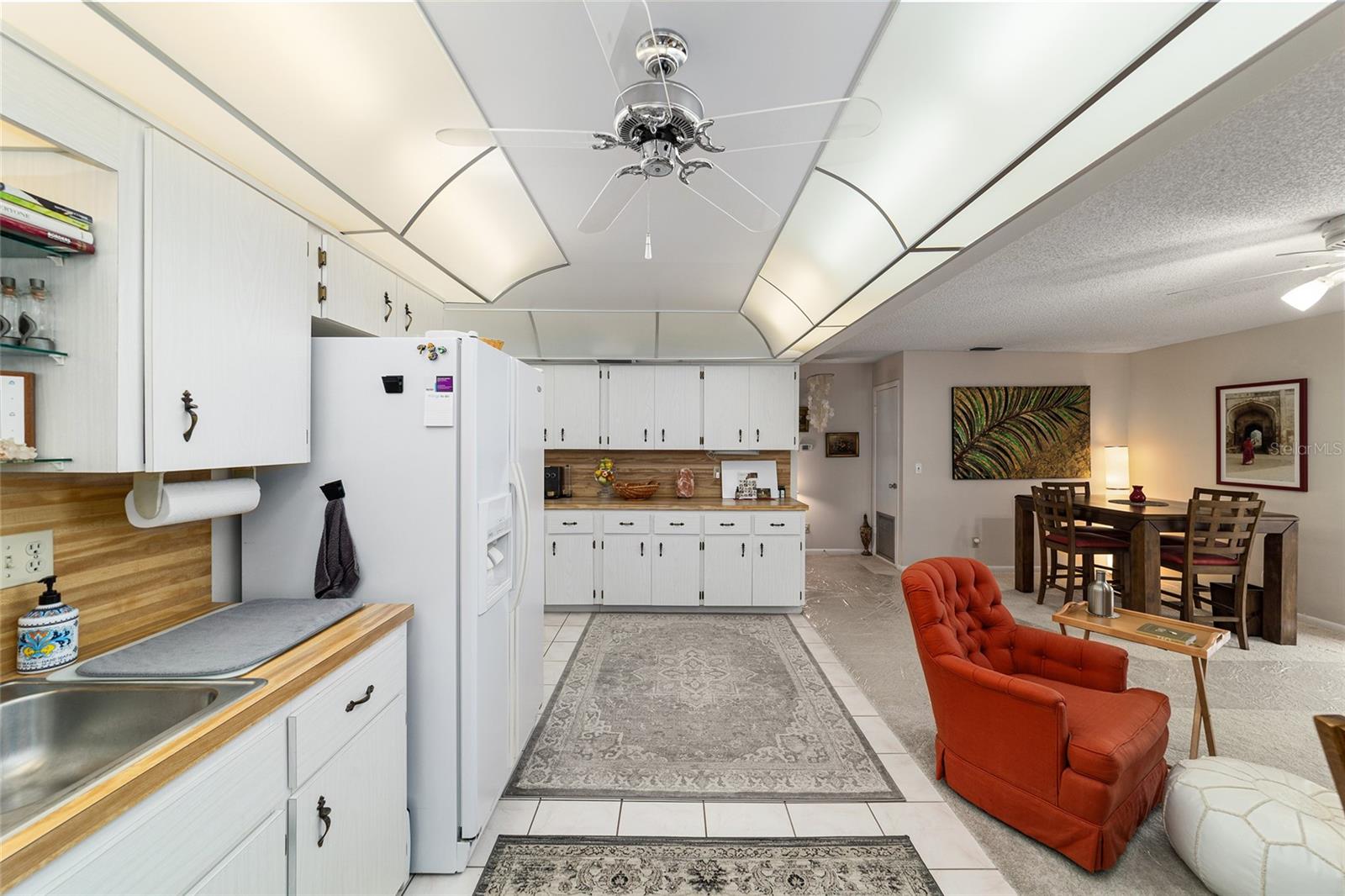 ON TOP OF THE WORLD - Residential