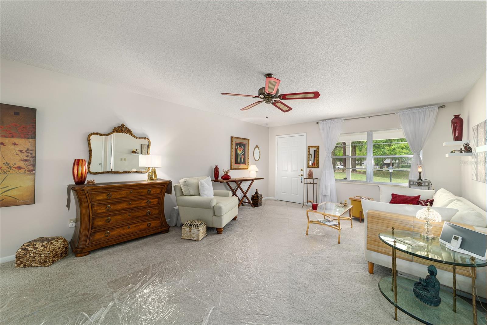 ON TOP OF THE WORLD - Residential