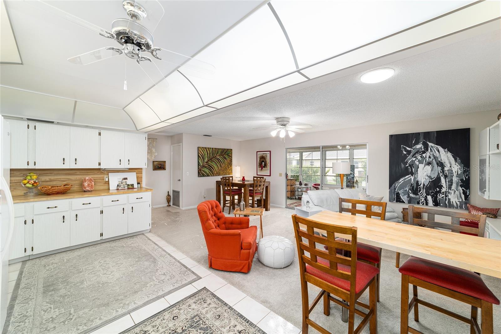 ON TOP OF THE WORLD - Residential