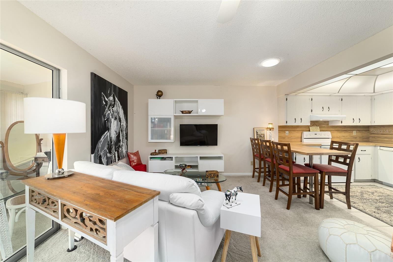 ON TOP OF THE WORLD - Residential