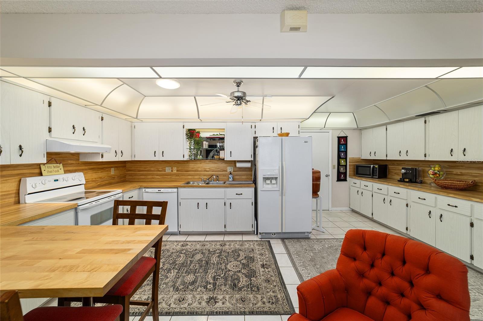 ON TOP OF THE WORLD - Residential