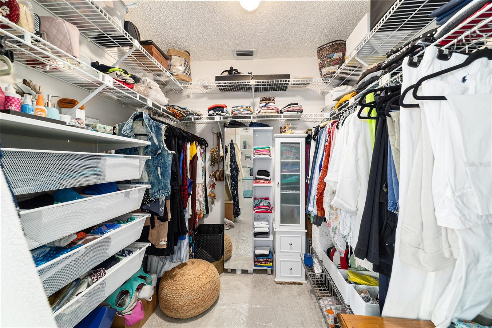 ON TOP OF THE WORLD - Residential