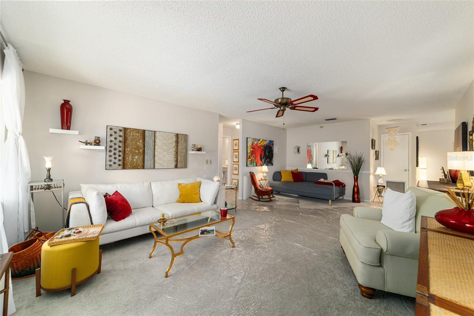 ON TOP OF THE WORLD - Residential