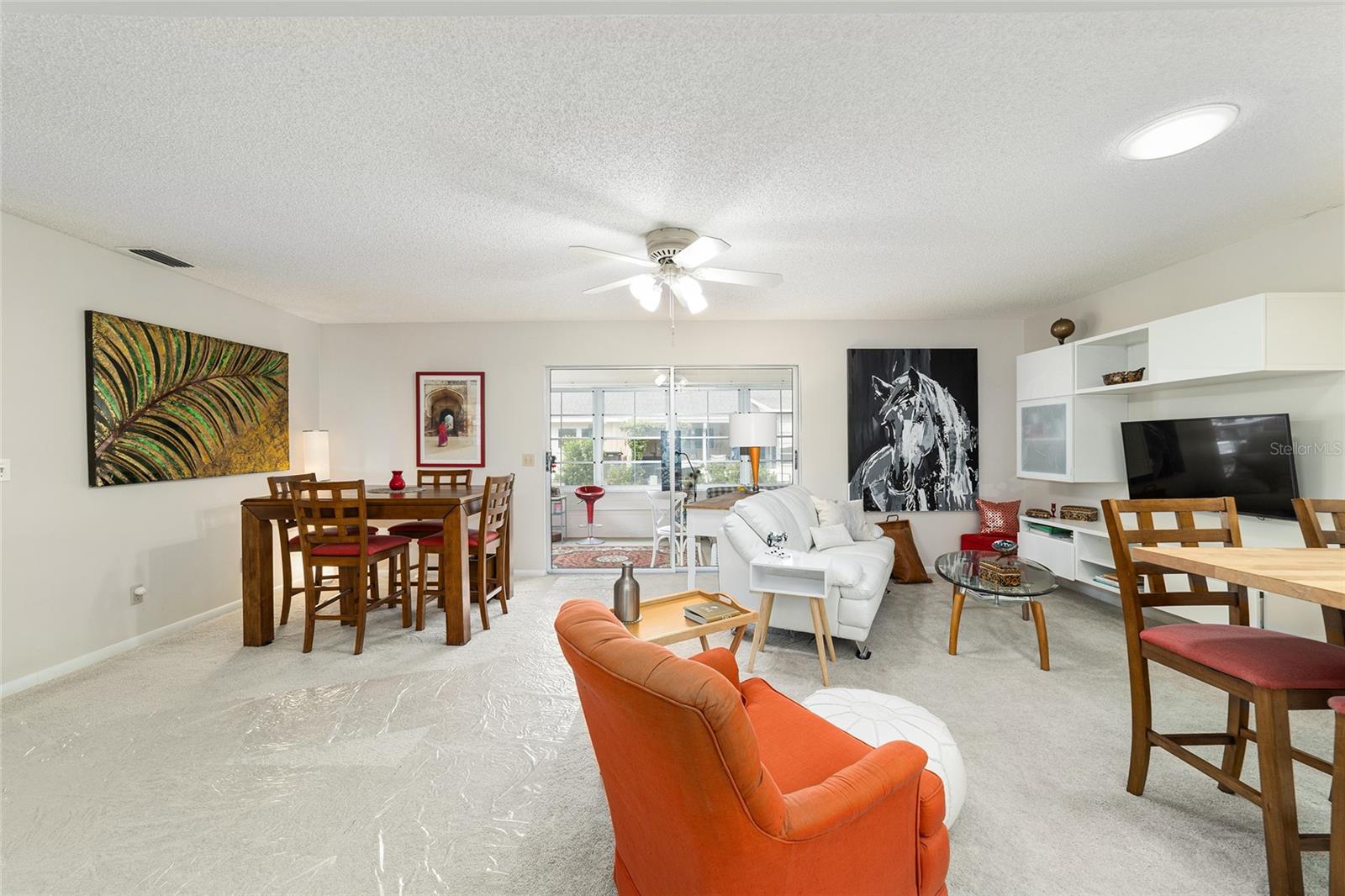 ON TOP OF THE WORLD - Residential