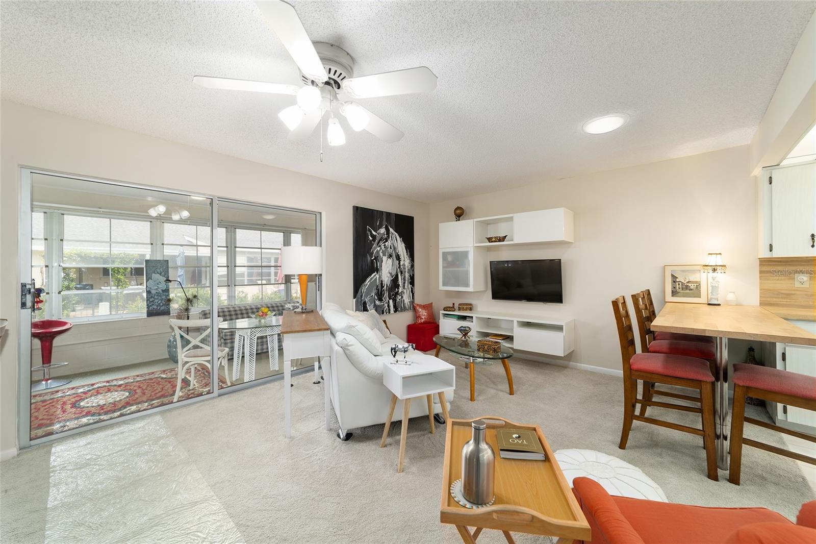 ON TOP OF THE WORLD - Residential