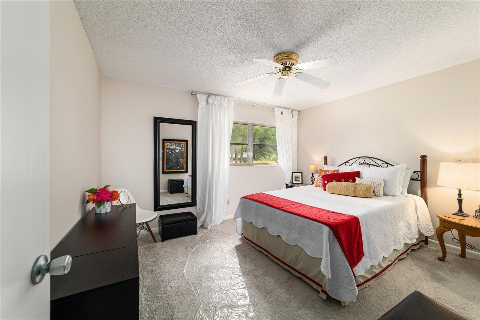 ON TOP OF THE WORLD - Residential