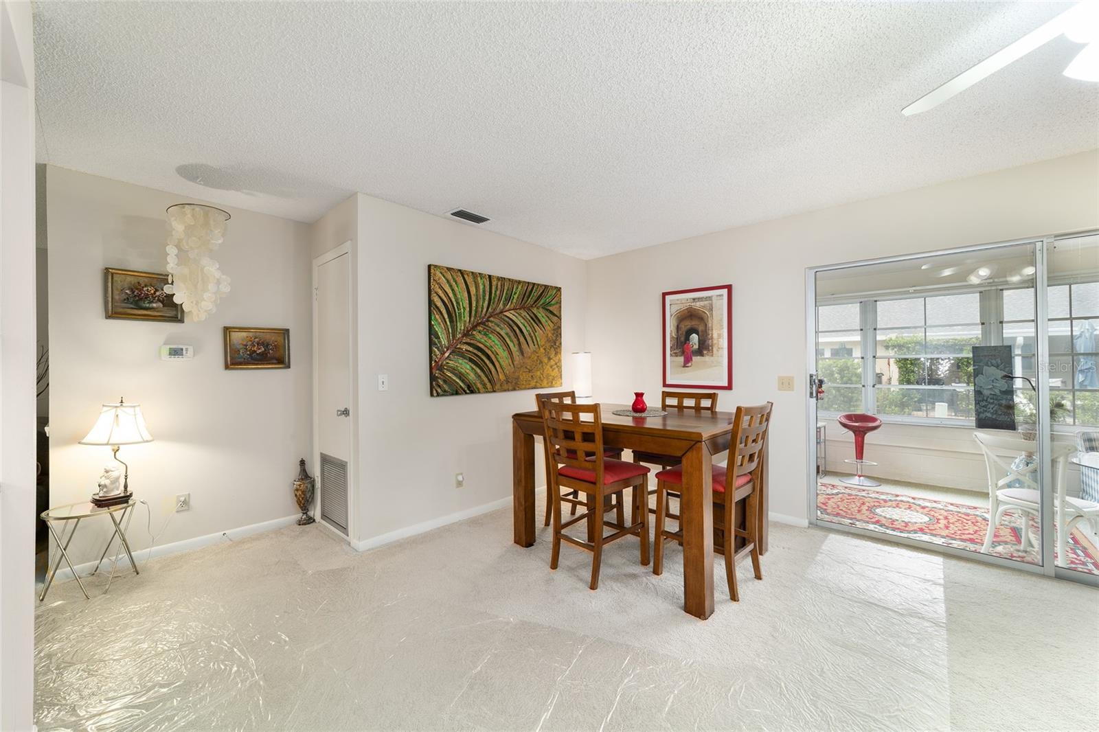 ON TOP OF THE WORLD - Residential