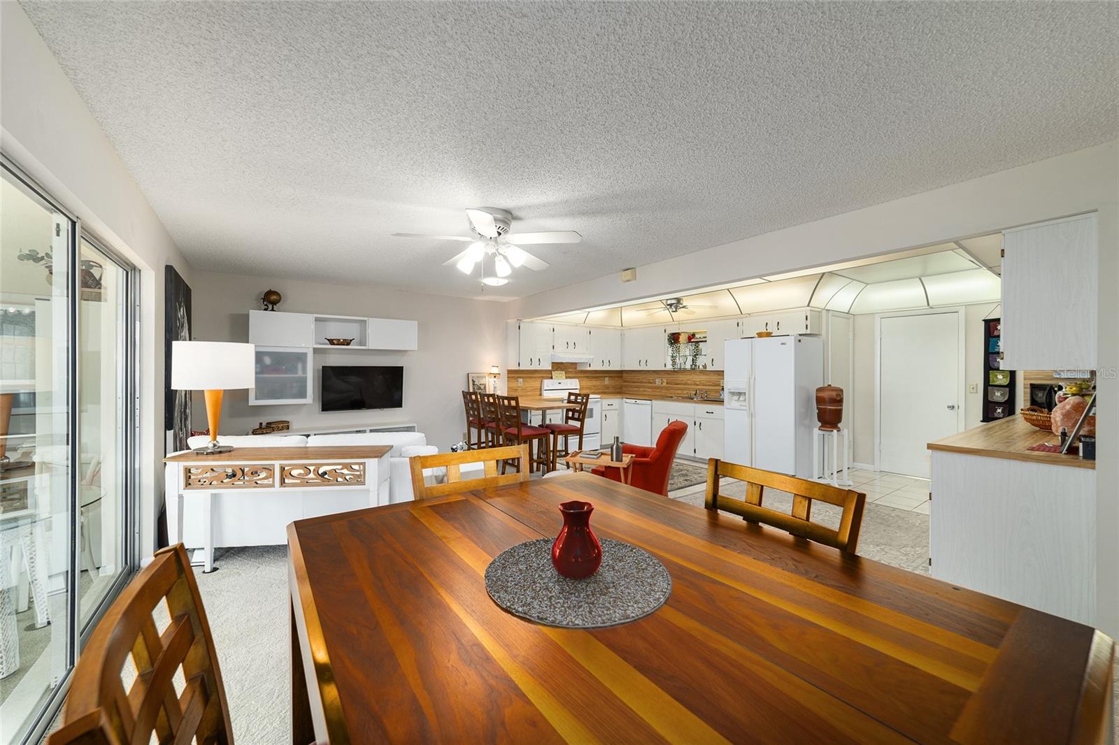 ON TOP OF THE WORLD - Residential