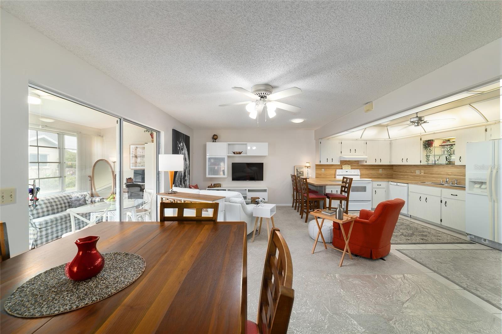 ON TOP OF THE WORLD - Residential