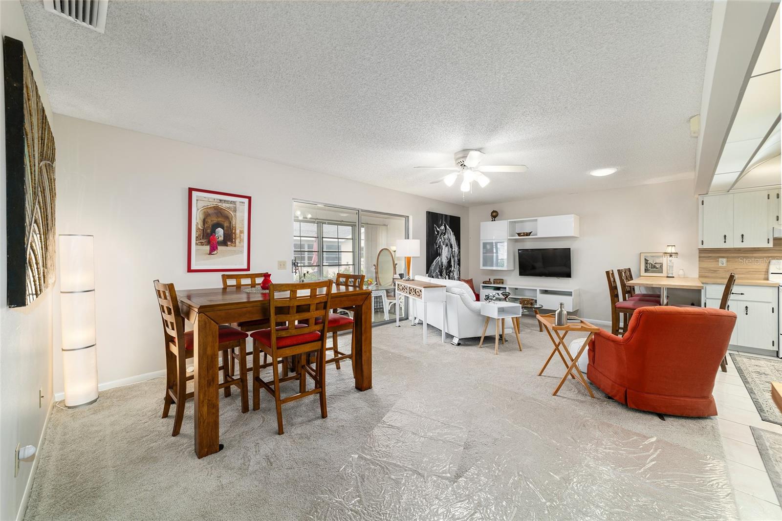 ON TOP OF THE WORLD - Residential