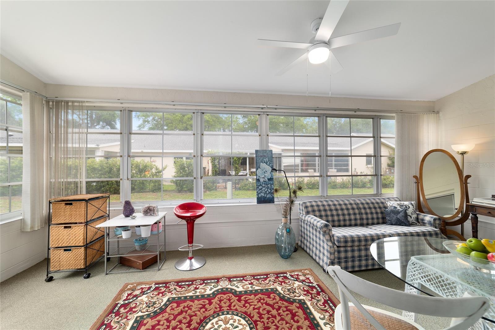 ON TOP OF THE WORLD - Residential