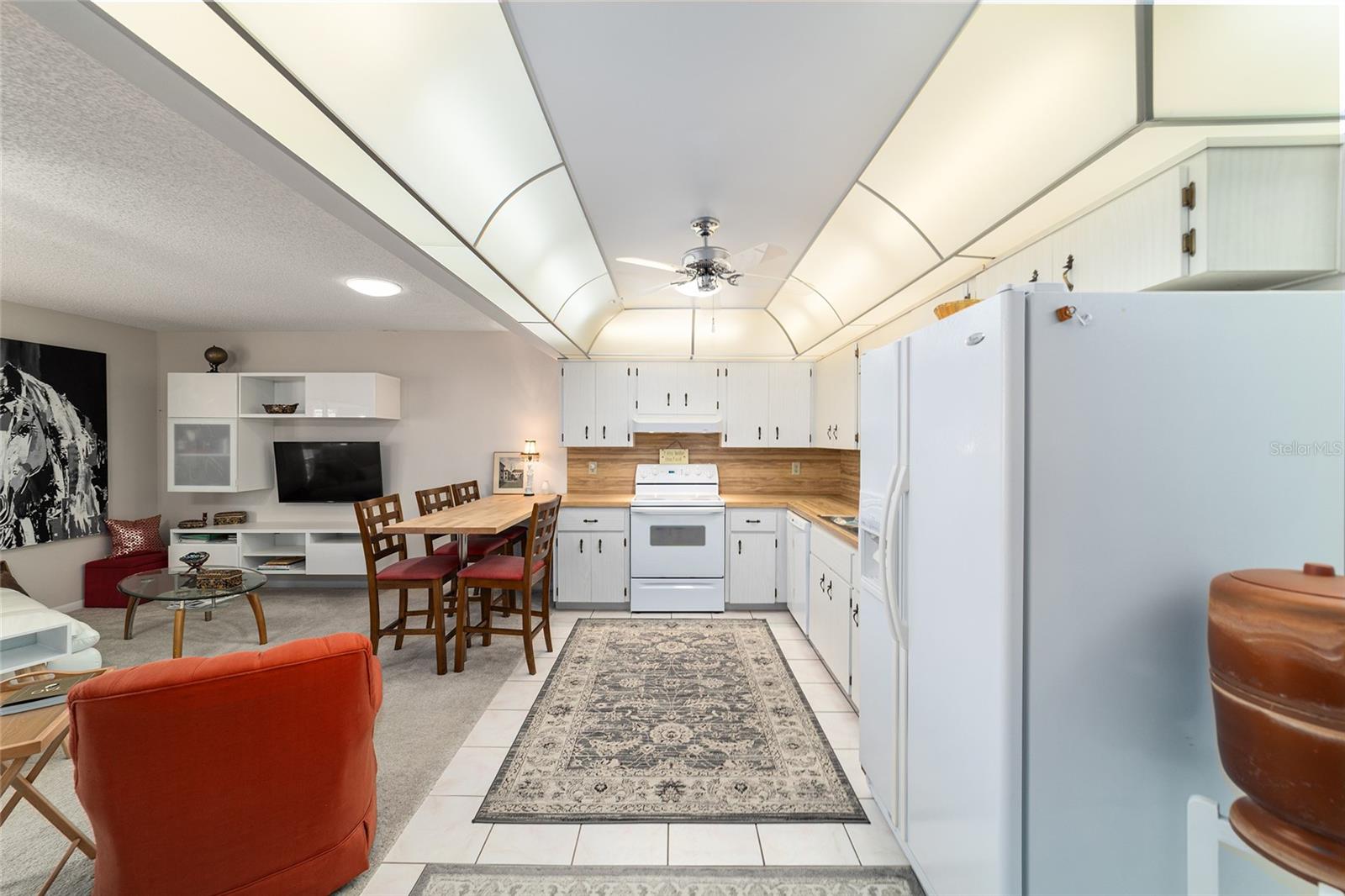 ON TOP OF THE WORLD - Residential