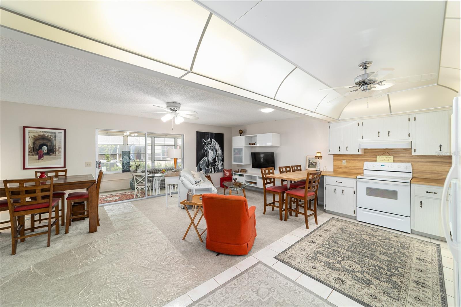 ON TOP OF THE WORLD - Residential