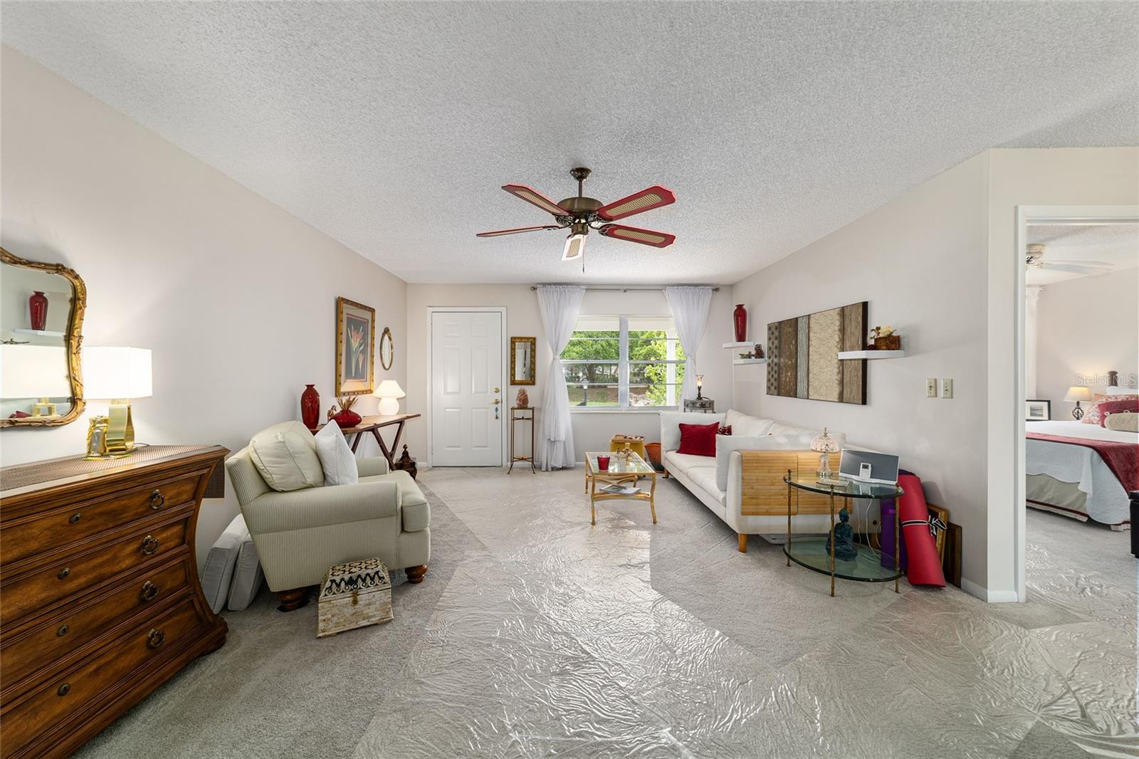 ON TOP OF THE WORLD - Residential