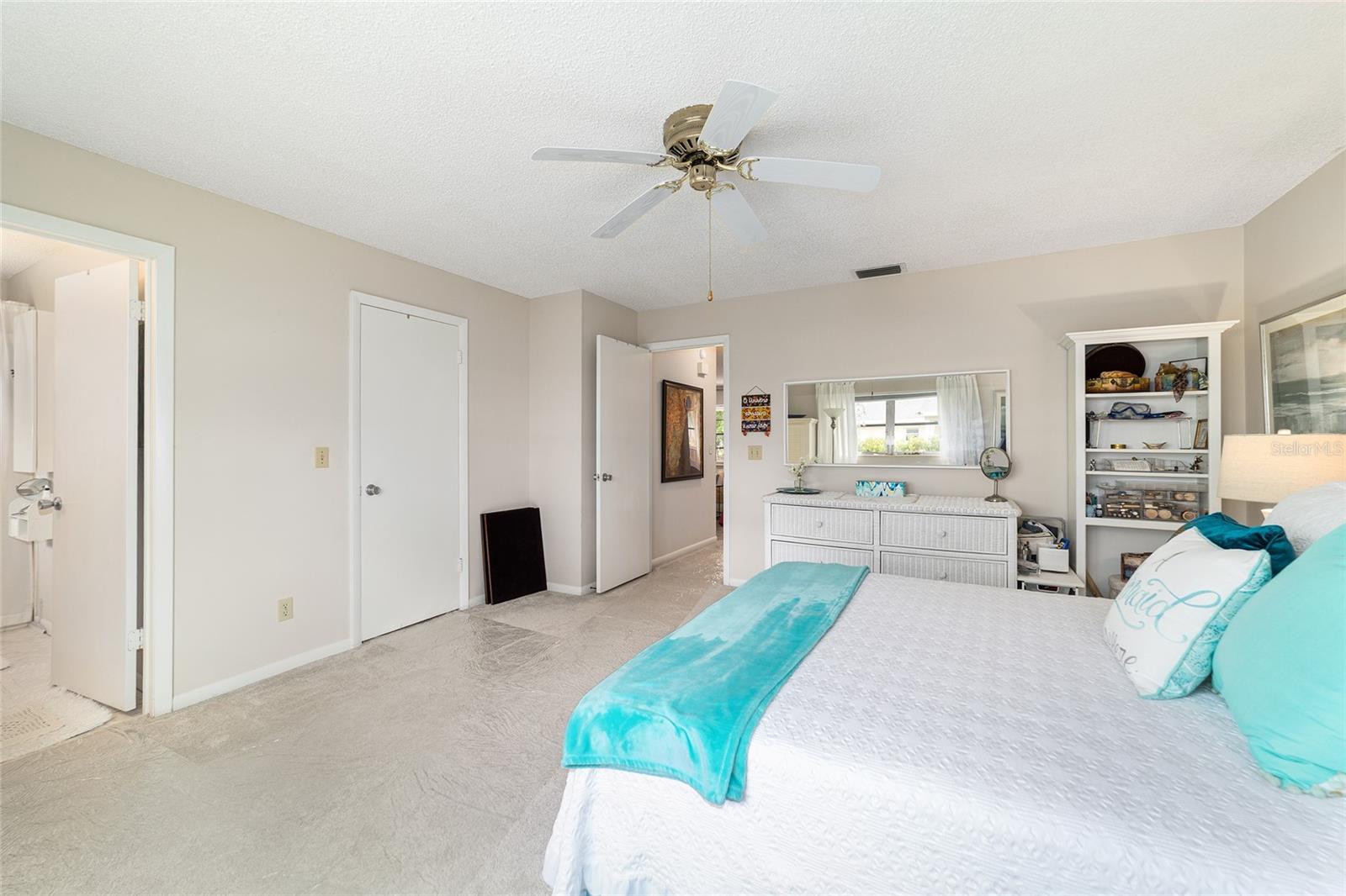 ON TOP OF THE WORLD - Residential