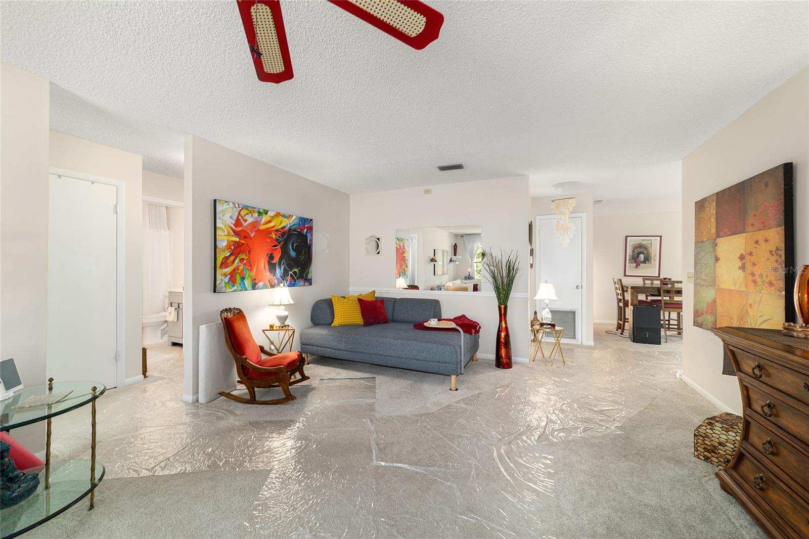 ON TOP OF THE WORLD - Residential