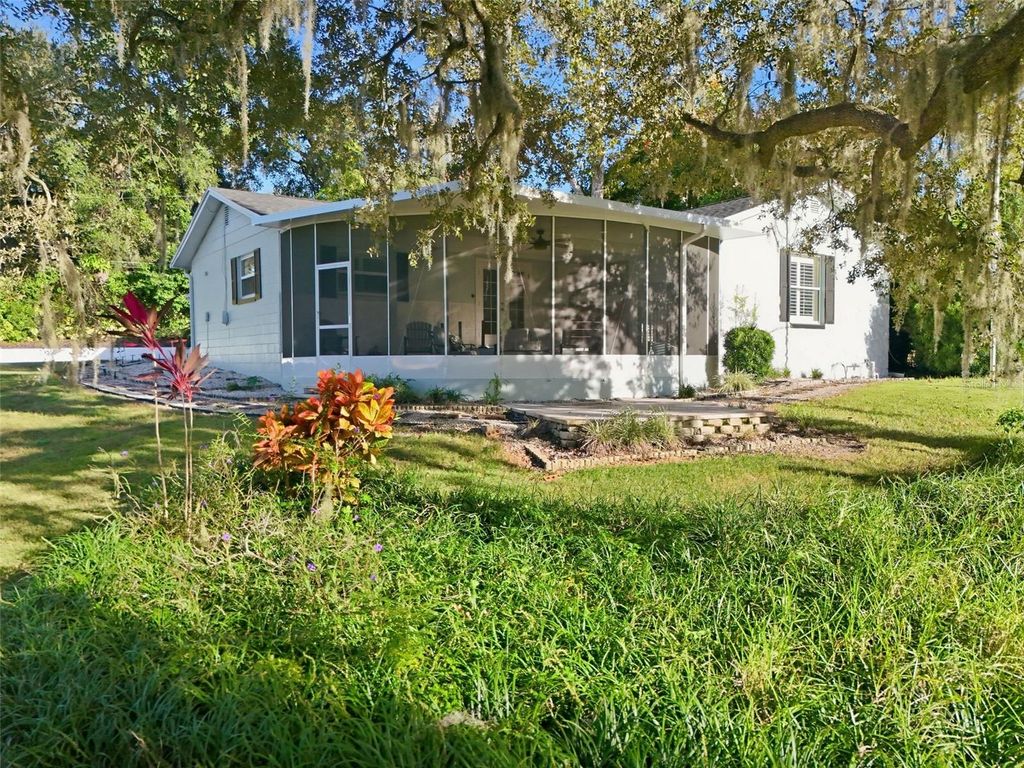 Photo of 198 N Lake Franklin Drive, Mount Dora, FL 32757 (MLS # O6353312)