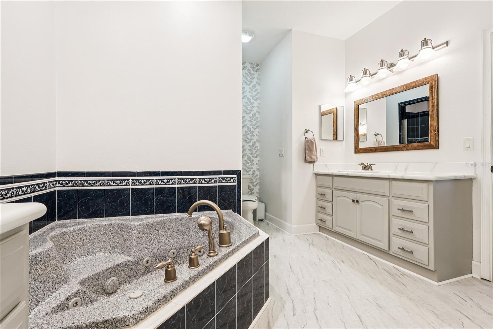 OAKES SUB - Residential