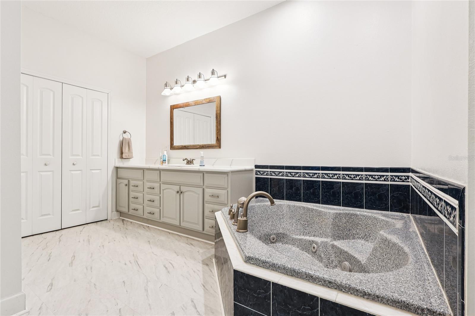 OAKES SUB - Residential