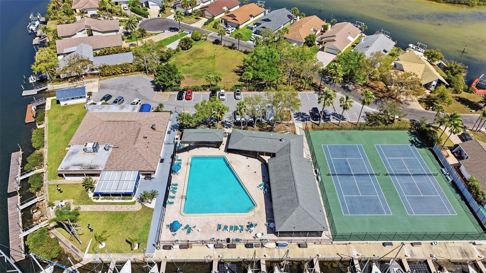 GULF HARBORS WOODLANDS - Residential