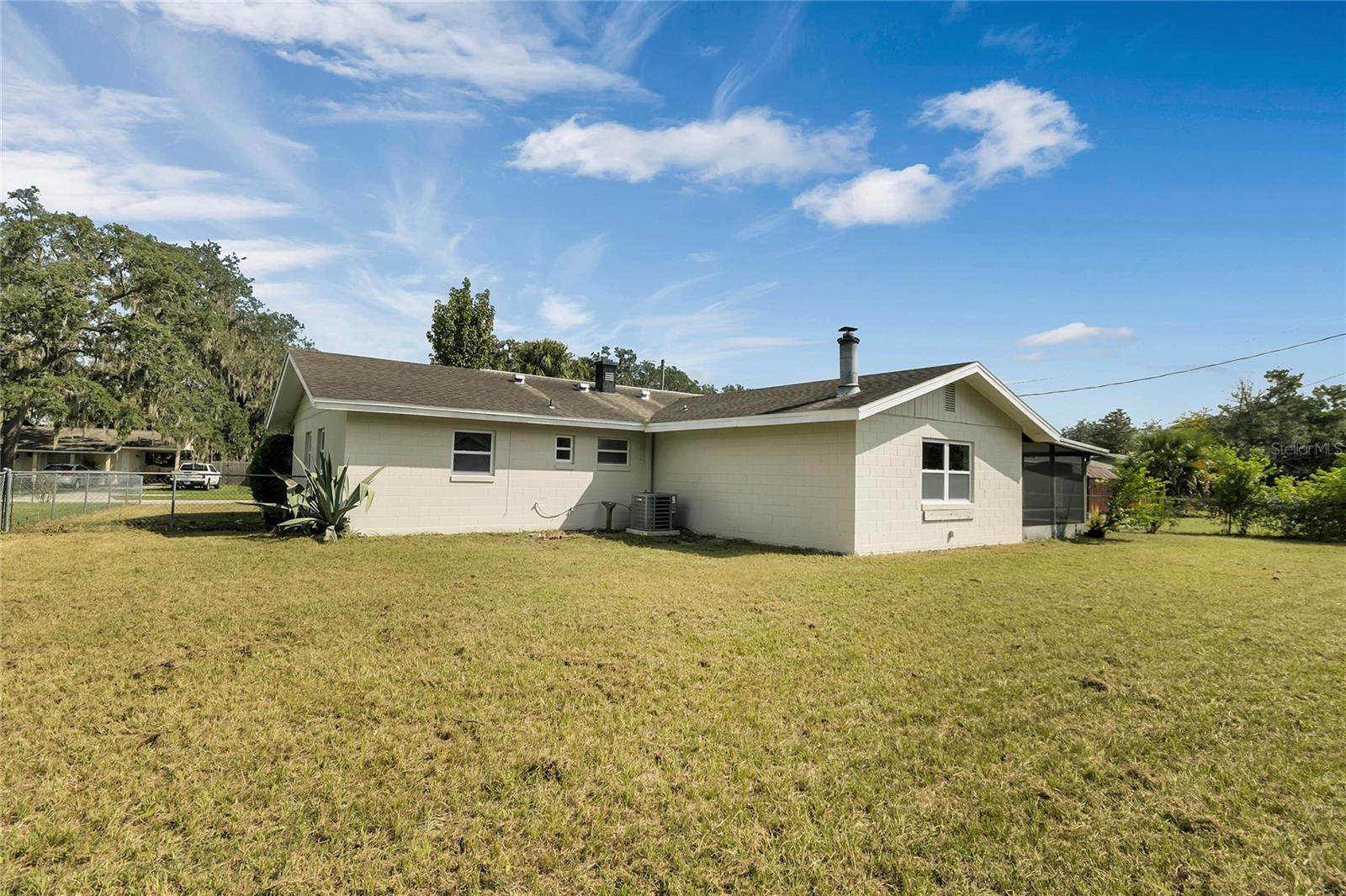 SUNLAND ESTATES 1ST ADD - Residential