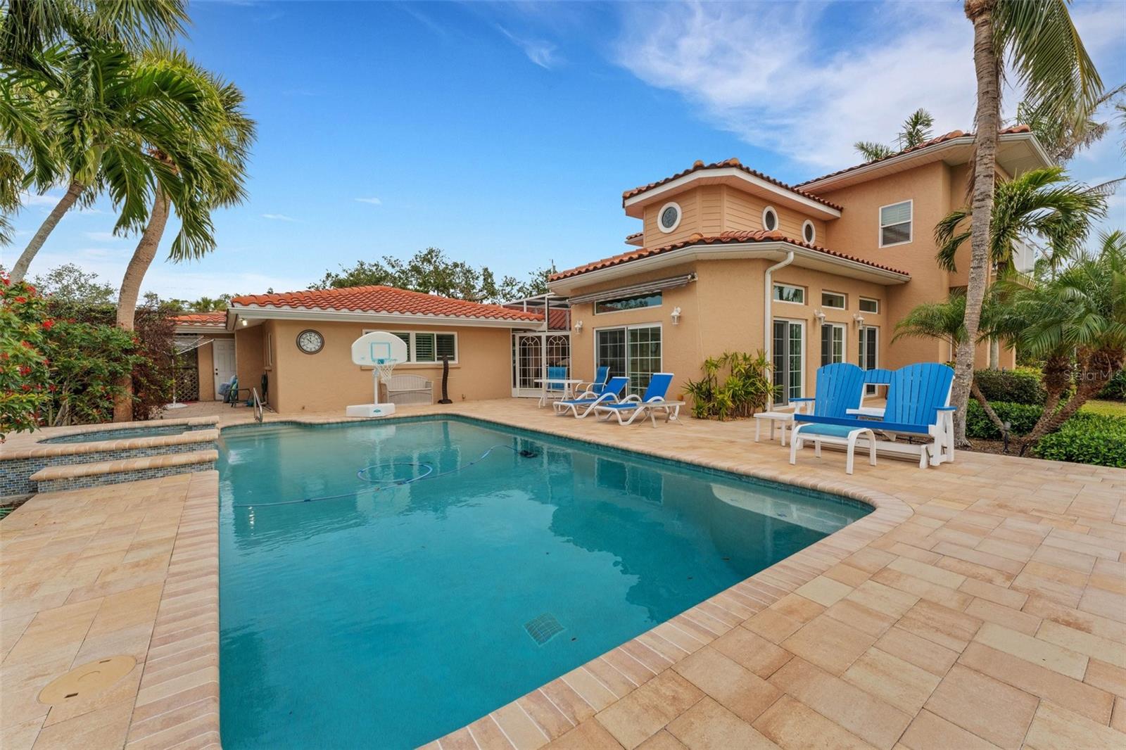 5376 SHADOW LAWN DRIVE