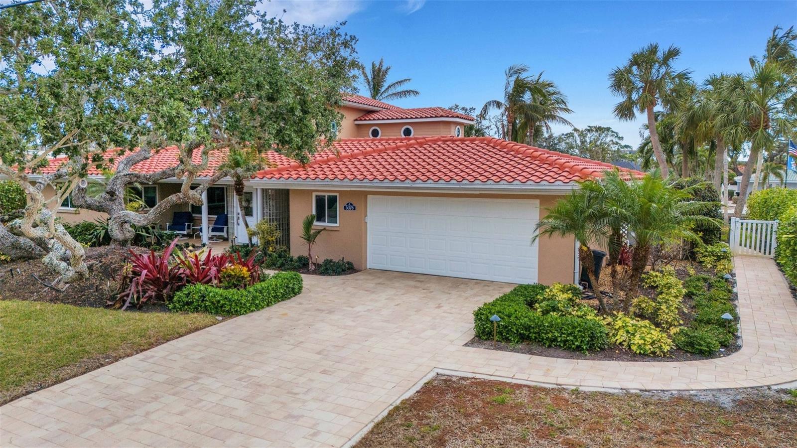 5376 SHADOW LAWN DRIVE