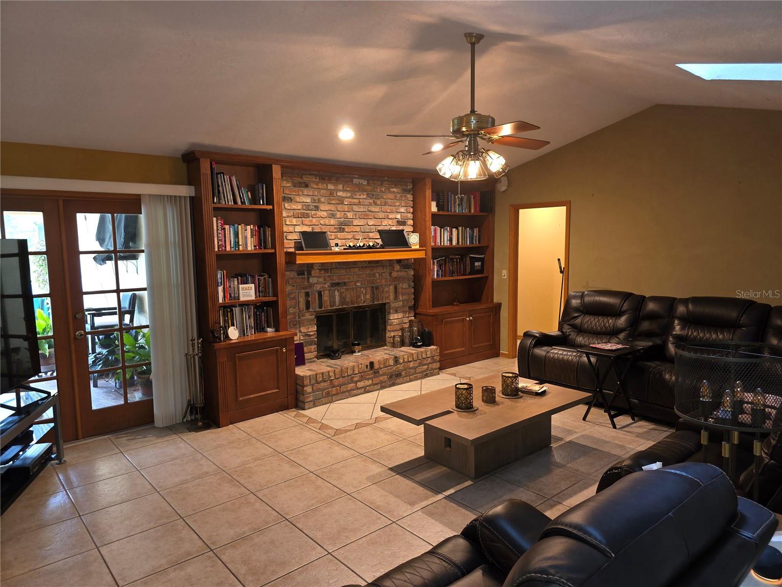 RIVER CREST PH 1 - Residential