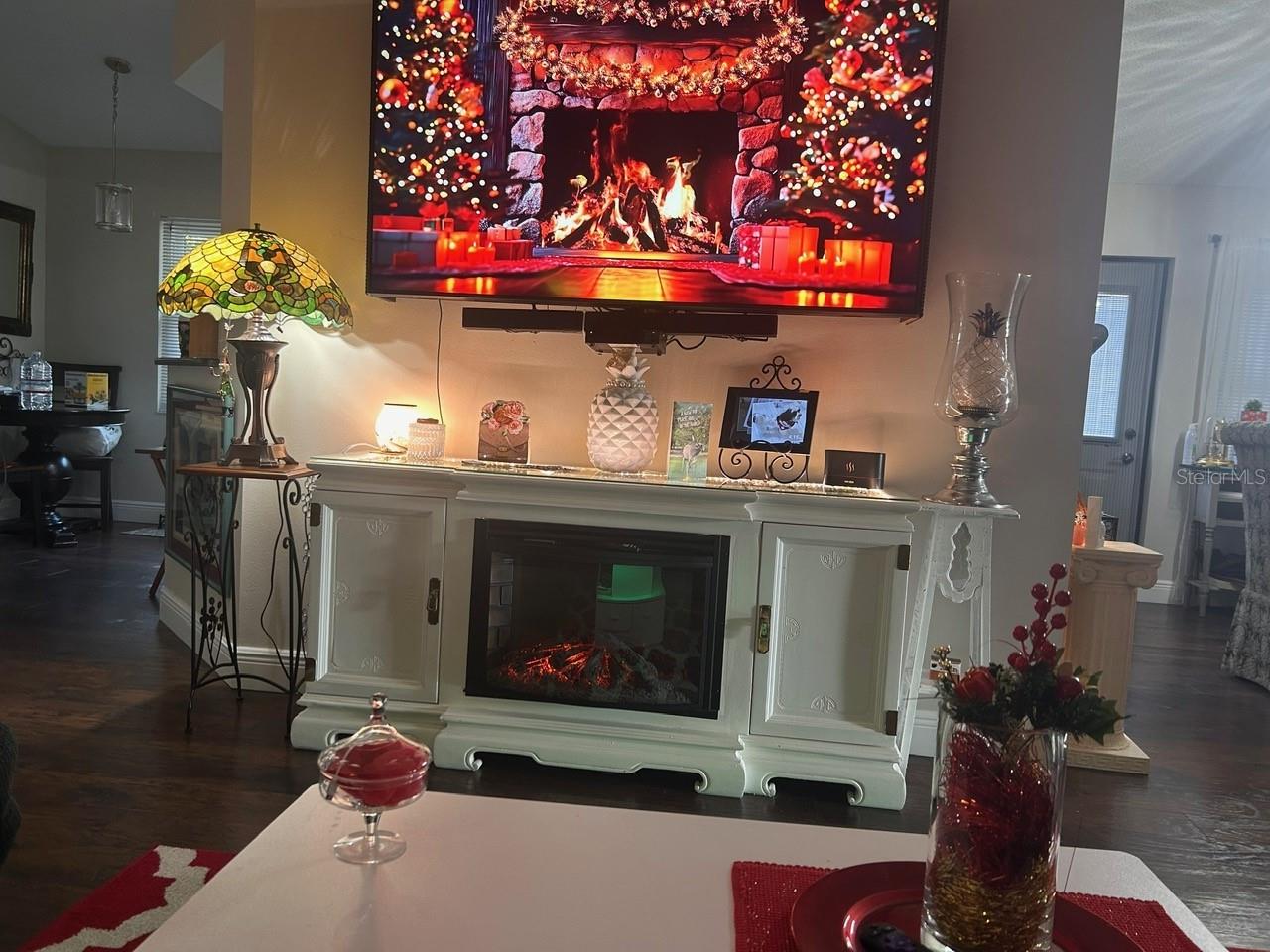 ON TOP OF THE WORLD - Residential