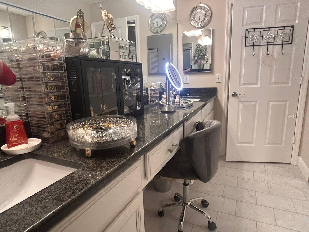 ON TOP OF THE WORLD - Residential